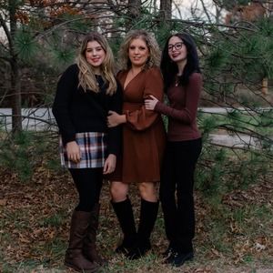 Meet your Posher, Elissa